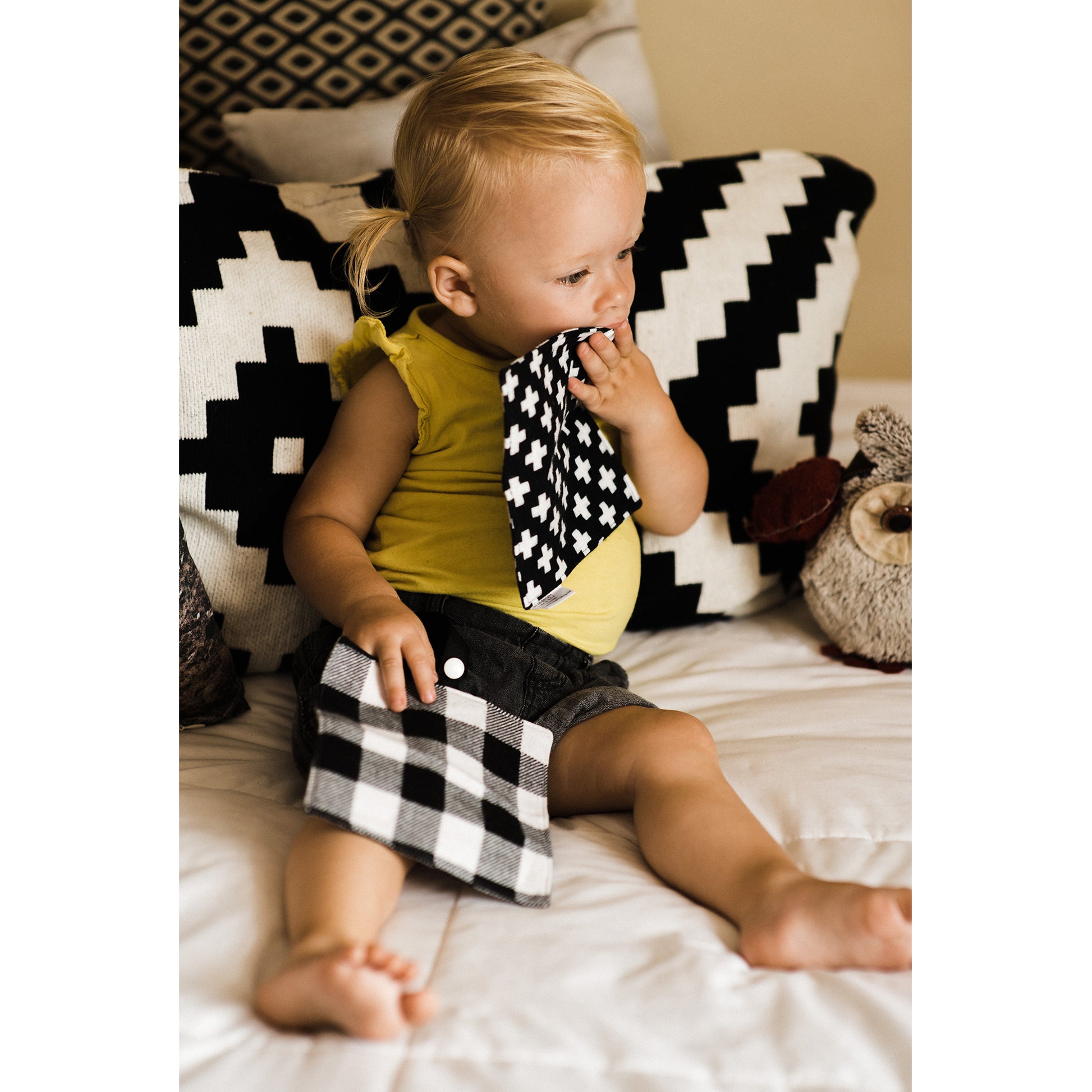 Eco-friendly crinkle fabric toy for babies, great for baby birthday, baby showers. Keeps you little one entertained for hours.